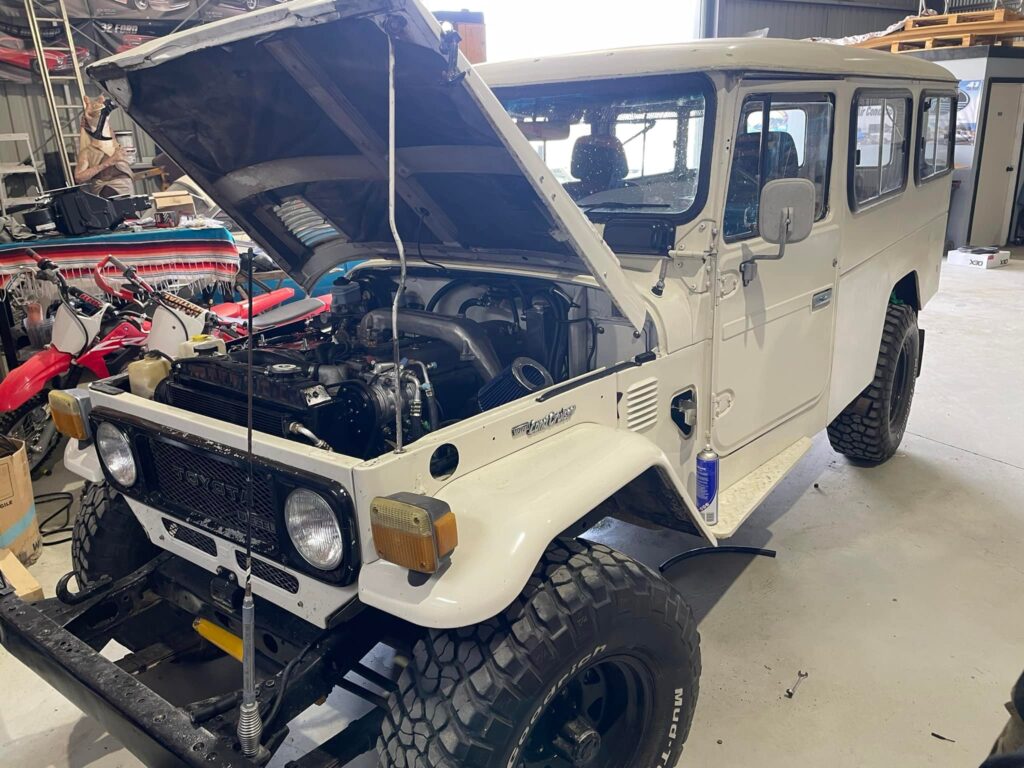 Aus Auto Air Conditioning custom kit classic cars Toyota Land Cruiser